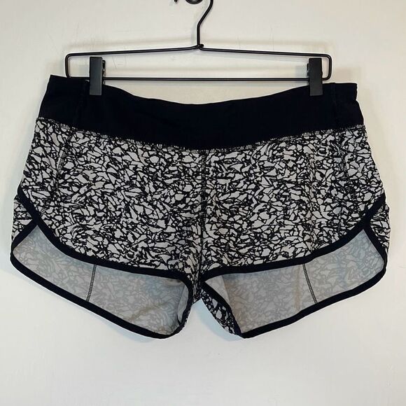 Lululemon Speed Short (2 1/2") 10 - Picture 4 of 8